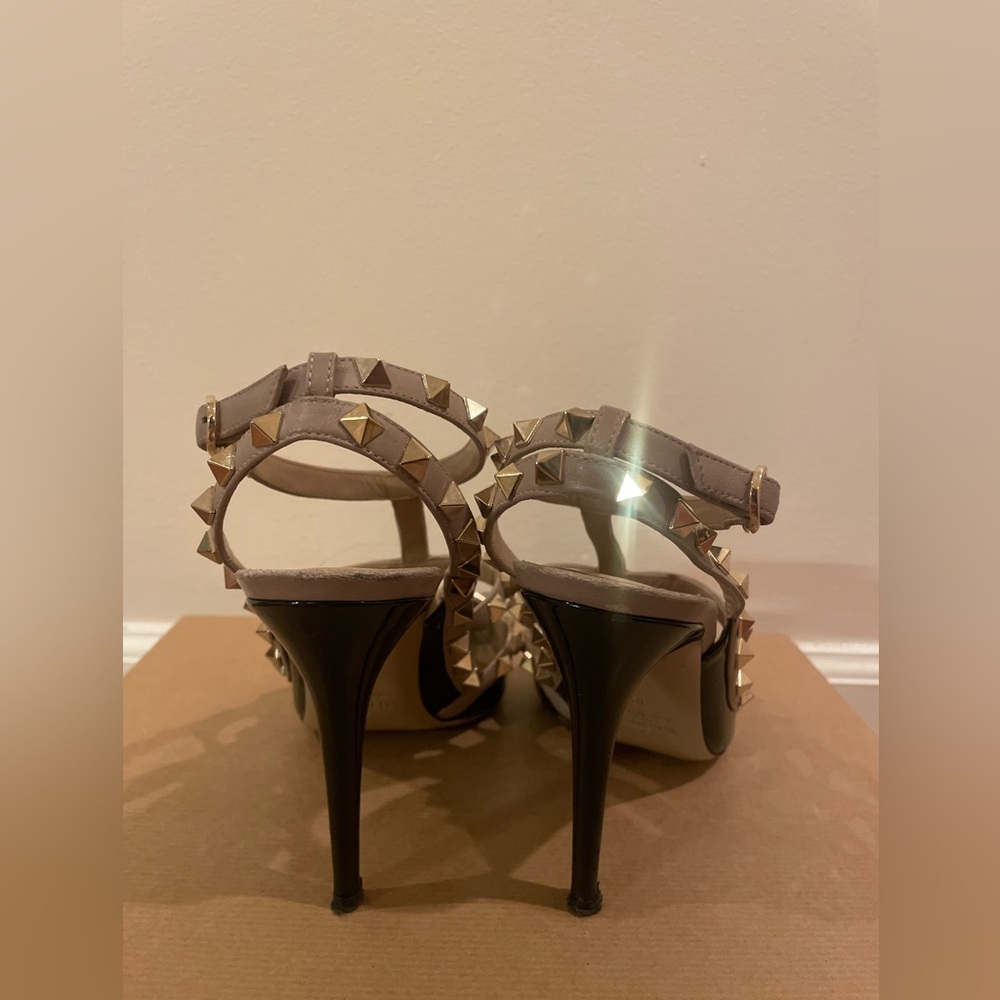 Black Valentino pumps with gold studs. Size 38.